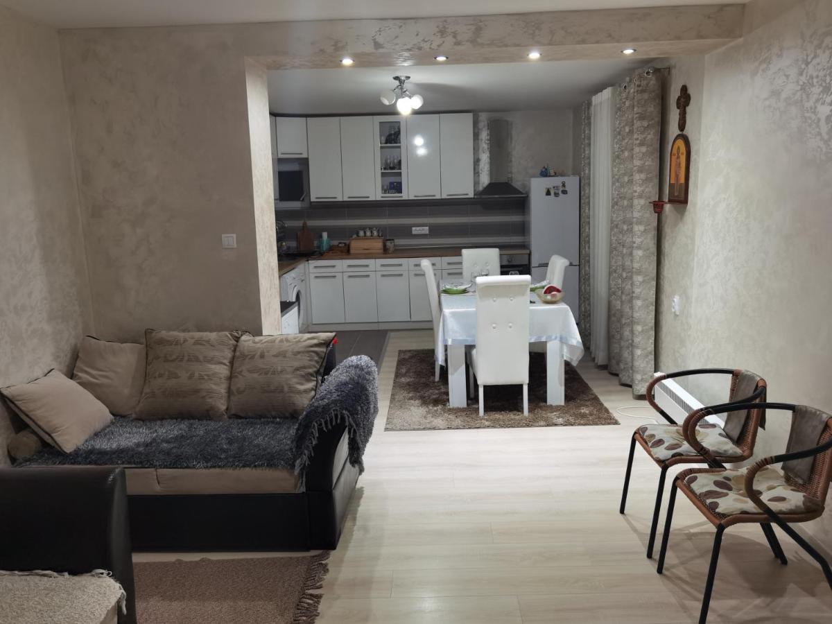 Nikolaj Lux Appartement Nova Varoš Buitenkant foto